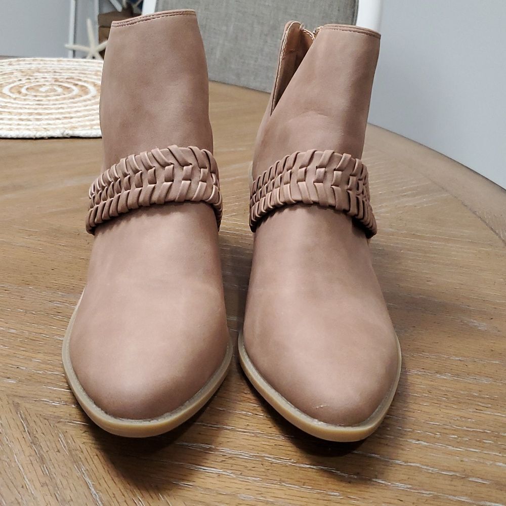 DV by dolce vita Orson booties, Size 10, NWOT - Picture 2 of 10